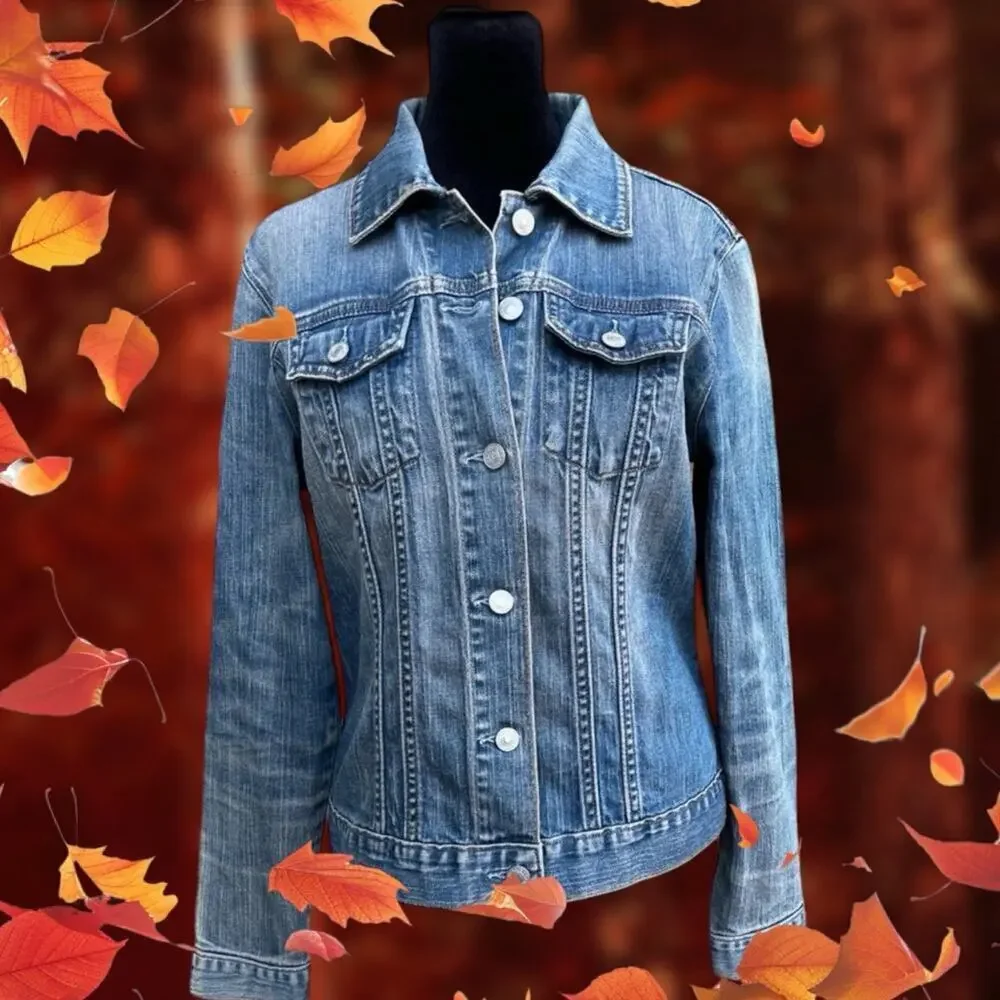 Gap -Gapstretch, Women’s size M, Denim Truckers Jacket, Medium -Light Wash.